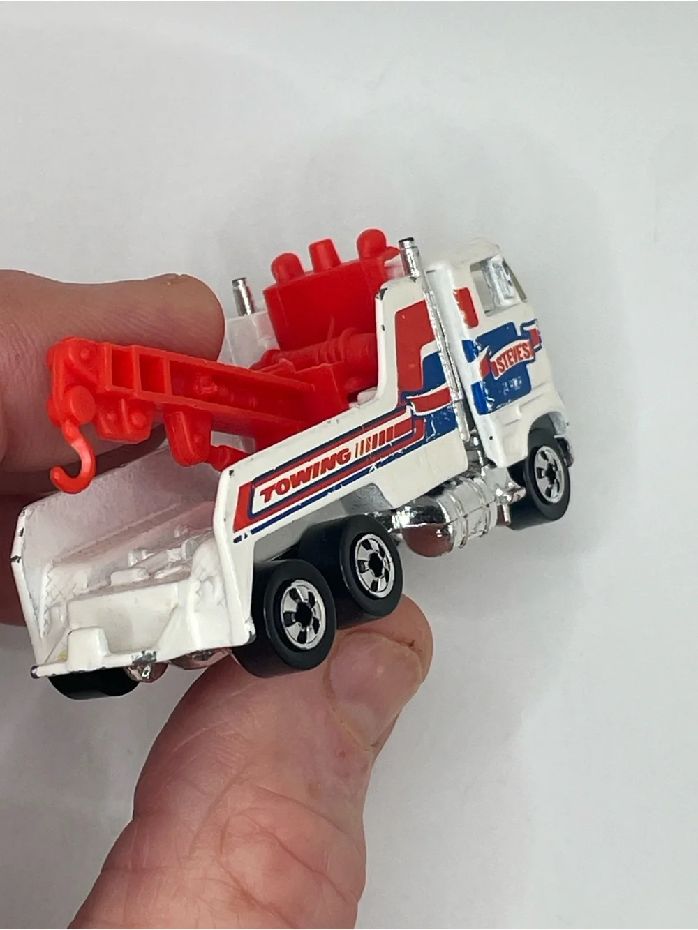 Hot Wheels Steve's 24 Hour Wrecker Diecast Tow Truck 1981 White Red Blue